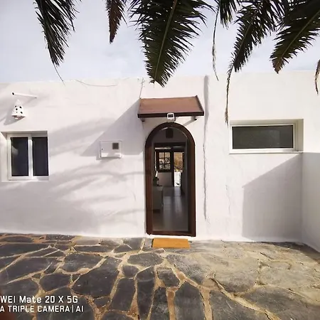 Campo Y Lava * Tías